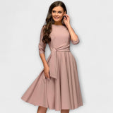 Ana - Elegantna Midi Obleka s Pasom