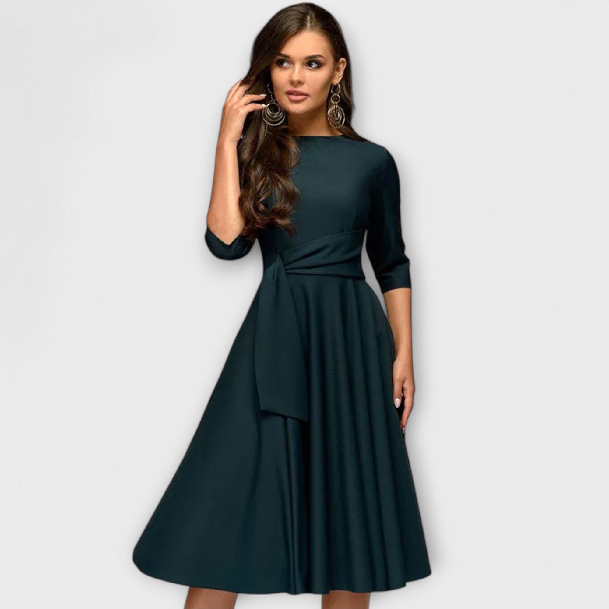 Ana - Elegantna Midi Obleka s Pasom