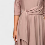 Ana - Elegantna Midi Obleka s Pasom
